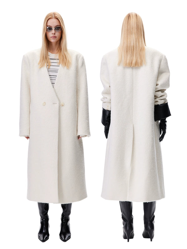 Plush Silhouette V-neck Wool Coat